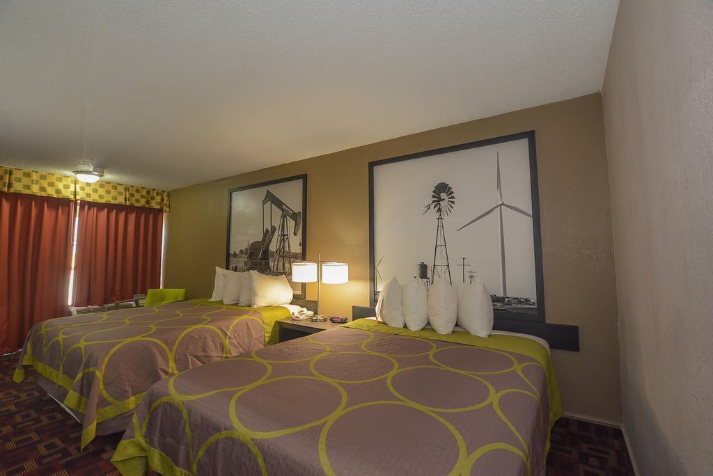 Super 8 By Wyndham Norman Exterior foto
