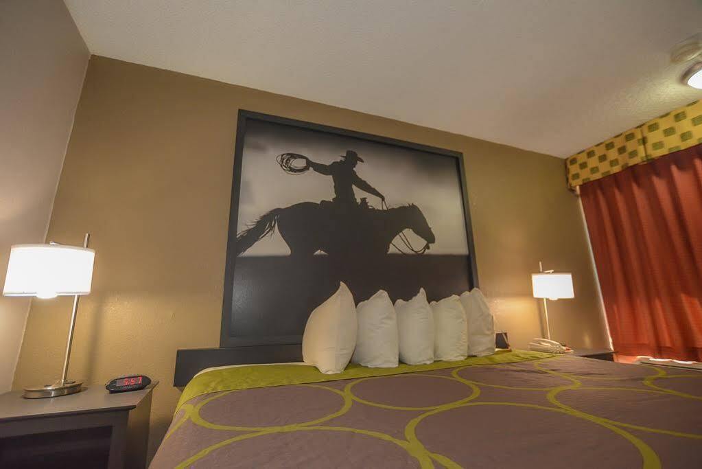 Super 8 By Wyndham Norman Exterior foto